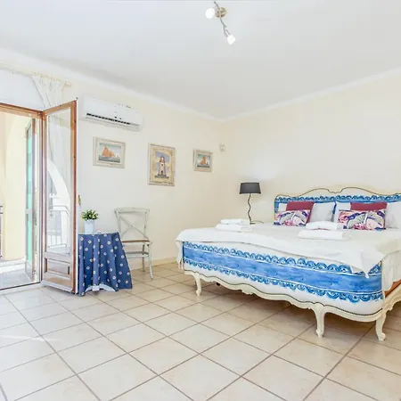 Villa Apart-rent Ter 0010 *